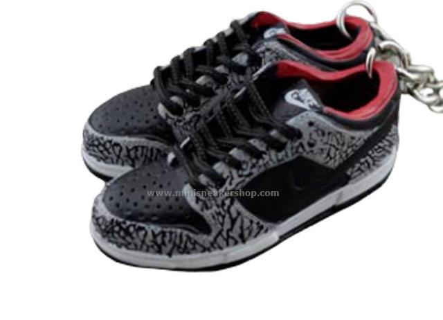 mini sneaker keychains Dunk Low Pro SB- Black (2002)