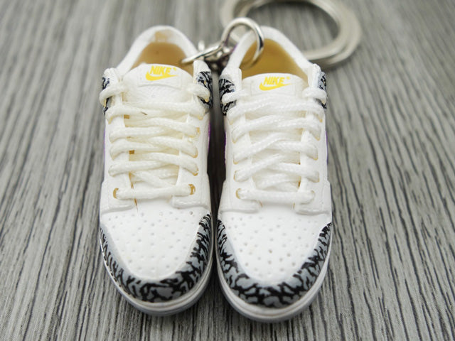 Mini sneaker keychain 3D Dunk Lo - Elephant print/ Purple