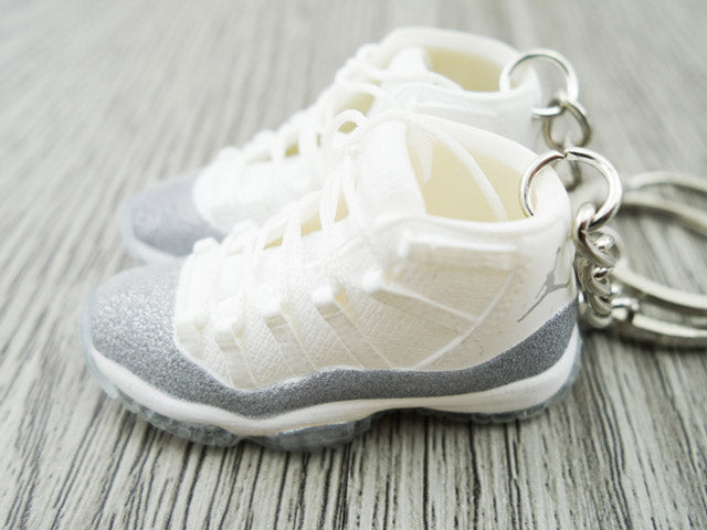 Mini 3D sneaker keychains AJ 11 - Metallic Silver