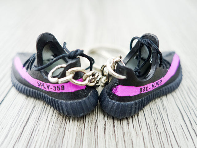 Mini Sneaker Keychains YZY - Black/ Pink