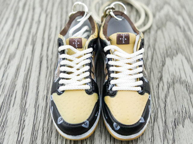 Mini sneaker keychain 3D Dunk SB low X Travis Scott HQ