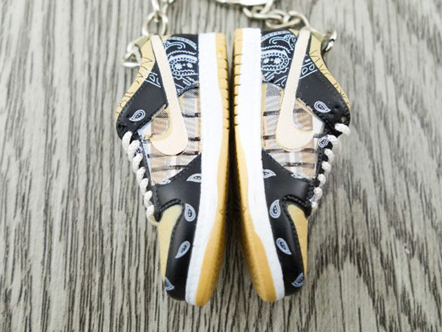 Mini sneaker keychain 3D Dunk SB low X Travis Scott HQ