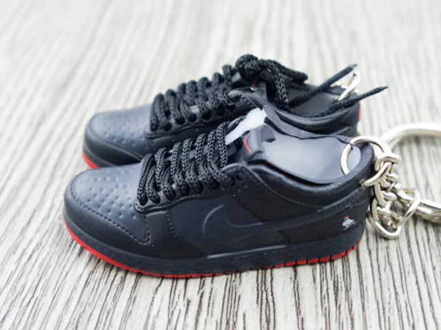 Mini sneaker keychain 3D SB Dunk Low Black Pigeon