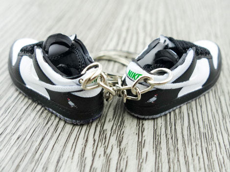 Mini sneaker keychain 3D SB Dunk Low STAPLE Panda Pigeon