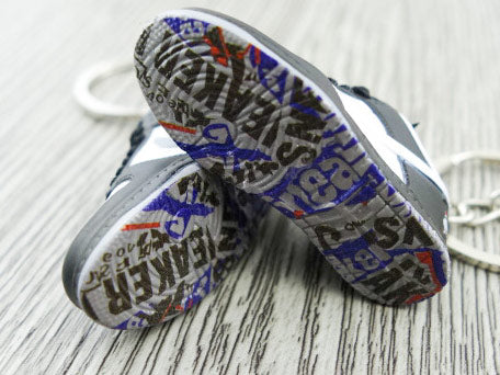 Mini sneaker keychain 3D SB Dunk Low STAPLE Panda Pigeon