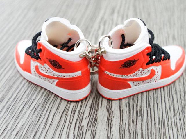Mini sneaker keychain 3D Air Jordan 1 x SUP - Orange HQ