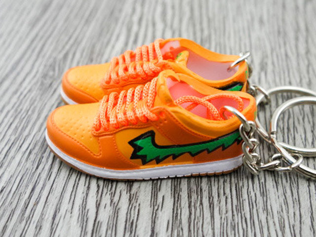 Mini sneaker keychain 3D Dunk SB low Grateful Dead Orange