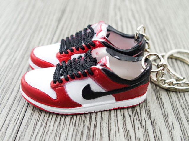 Mini sneaker keychain 3D Dunk SB low Chicago