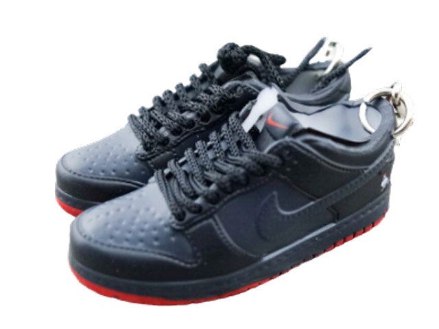 Mini sneaker keychain 3D SB Dunk Low Black Pigeon