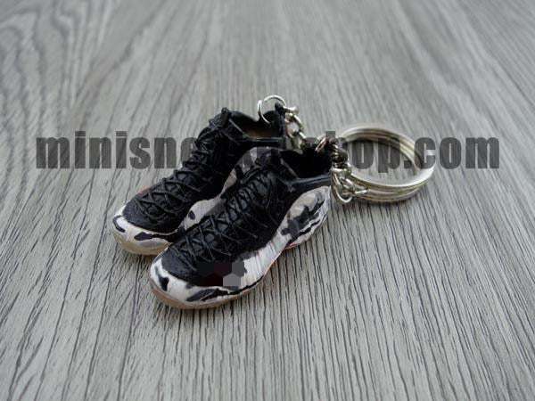 mini sneaker keychains Foam (10 colorways) 5 cm