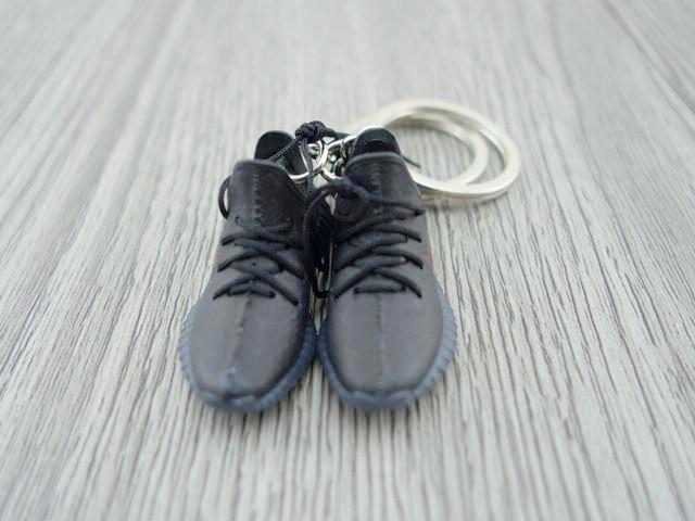 Mini Sneaker Keychains YZY   - Black Red