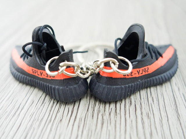 Mini Sneaker Keychains YZY V.2 - Core Red