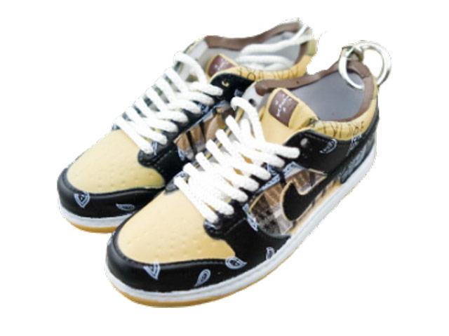 Mini sneaker keychain 3D Dunk SB low X Travis Scott HQ