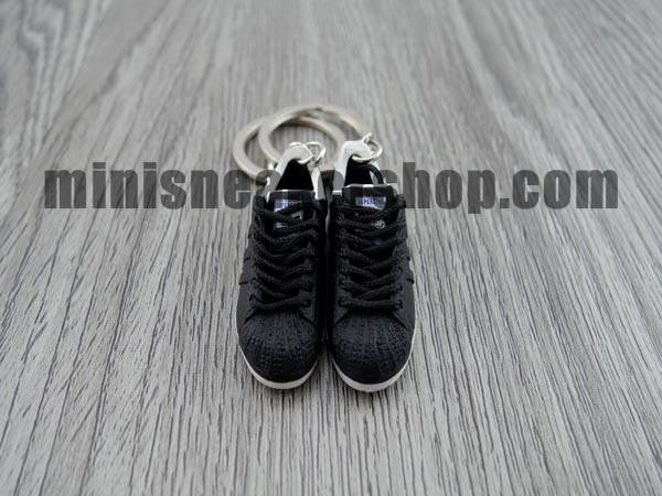 mini 3D sneaker keychains Superstar 2 Tokyo 35th (2005)