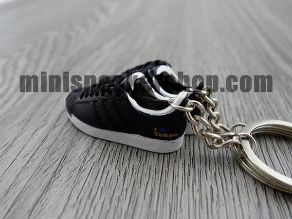 mini 3D sneaker keychains Superstar 2 Tokyo 35th (2005)