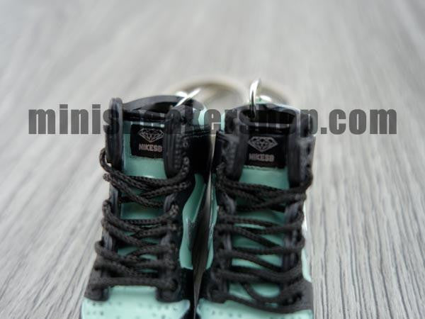 mini sneaker keychains Dunk High Diamond
