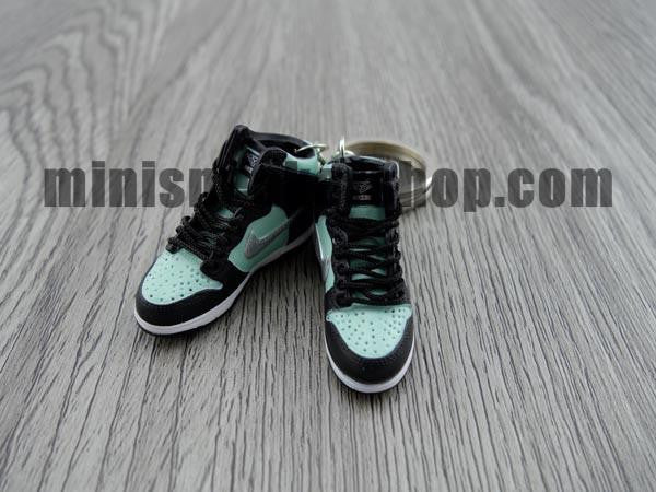 mini sneaker keychains Dunk High Diamond