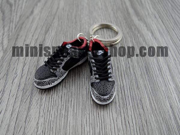 mini sneaker keychains Dunk Low Pro SB- Black (2002)