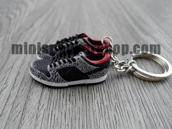 mini sneaker keychains Dunk Low Pro SB- Black (2002)