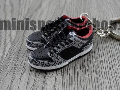 mini sneaker keychains Dunk Low Pro SB- Black (2002)
