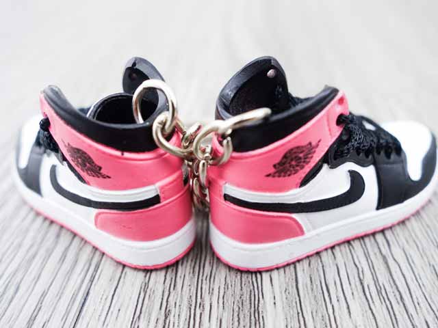 Mini sneaker keychain 3D Air Jordan 1 - Black/White/Pink