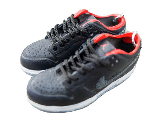 Mini sneaker keychain 3D Dunk - Black and Red