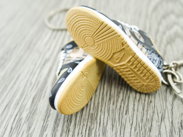 Mini sneaker keychain 3D Dunk SB low X Travis Scott HQ