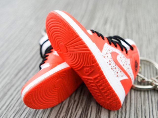 Mini sneaker keychain 3D Air Jordan 1 x SUP - Orange HQ