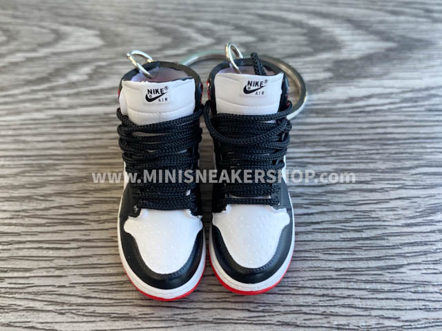 Mini sneaker keychain 3D Air Jordan 1 - Black Toe OG