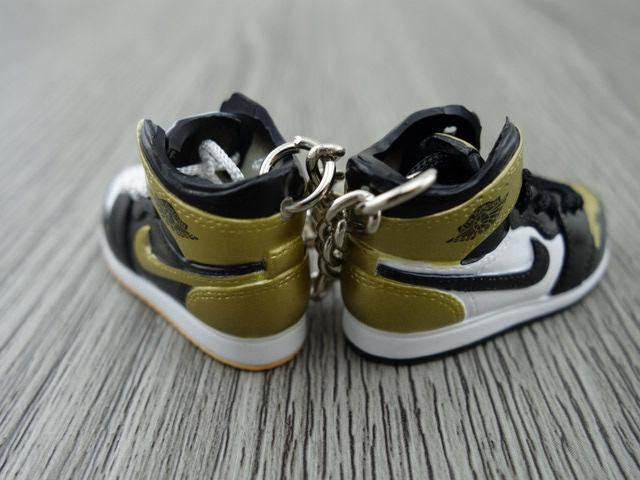 Mini sneaker keychain 3D Air Jordan 1 - Top 3 Black Gold