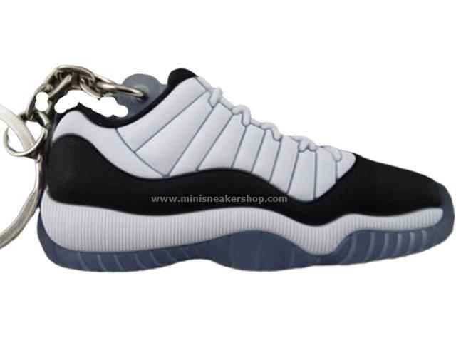 Flat Silicon Sneaker Keychain Jordan 11 low Concordia