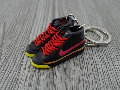 mini 3D sneaker keychains Blazer - Black/Red