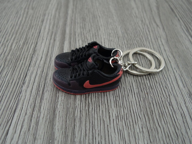 Mini sneaker keychain 3D Dunk lo - Black and Pink