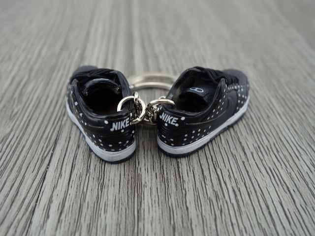 Mini sneaker keychain 3D Dunk lo - Black Polka Dots