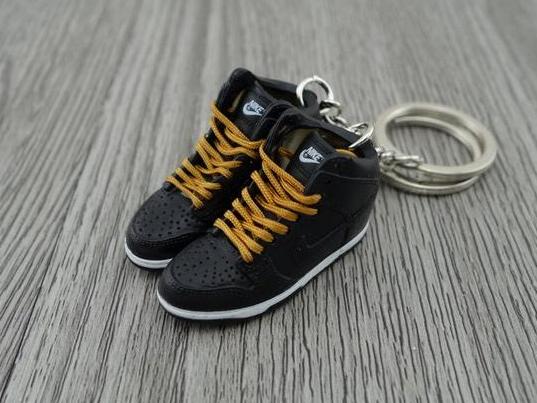Mini sneaker keychain 3D Dunk Hi - Black Orange