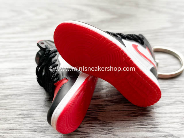 Mini sneaker keychain 3D Air Jordan 1 - Bred Toe