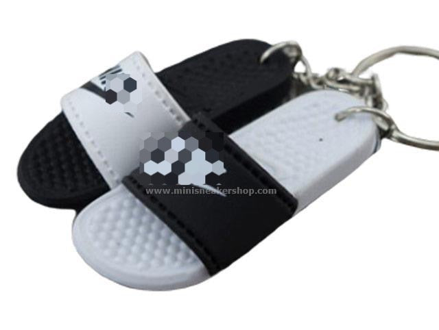 mini 3D sneaker keychains Flip Flops -Black White/ White Black - Benassi Sandals