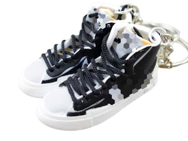 Mini 3D sneaker keychains  Blazer x SACAI - Black White