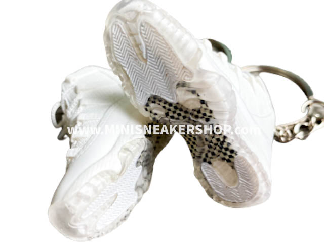 Mini 3D sneaker keychains AJ 11 - True White
