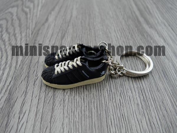 mini 3D sneaker keychains Superstar  2 neighborhood