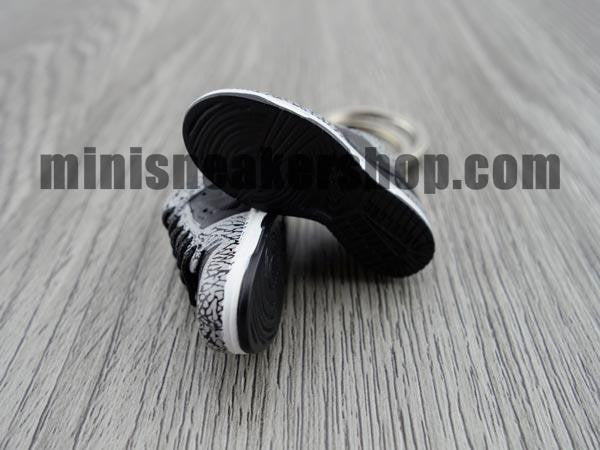 mini sneaker keychains Dunk Low Pro SB-  Black (2002)