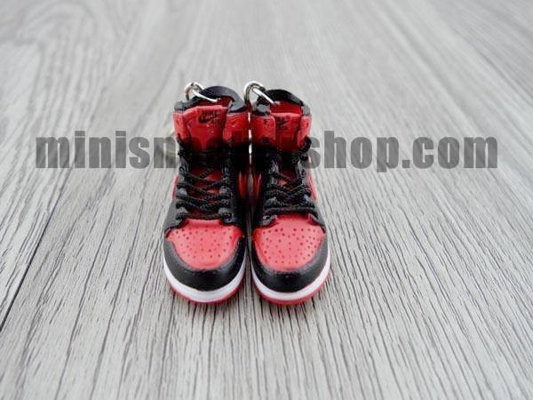 Mini sneaker keychain 3D  Air Jordan 1 Bred