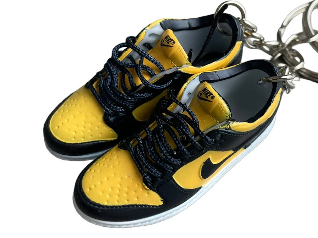 Mini sneaker keychain 3D Dunk - Black and Yellow