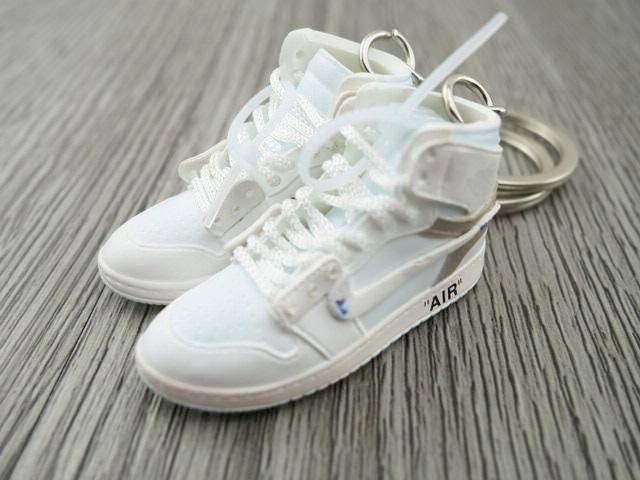jordan-off-white-keychains-white-sneakers